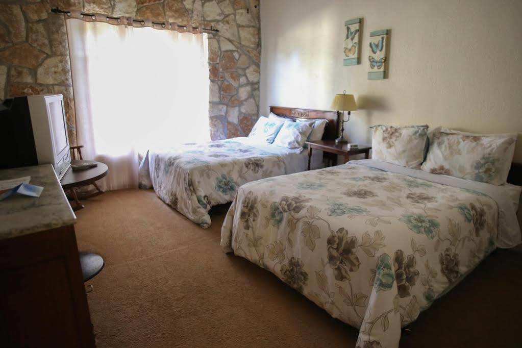 The Lodge At Cypress Falls Wimberley Kültér fotó